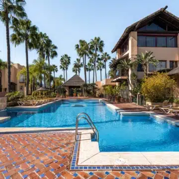 Charming townhouse in a serene gated community of Condes de Iza, Nueva Andalucia Picture 22