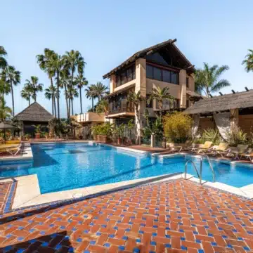 Charming townhouse in a serene gated community of Condes de Iza, Nueva Andalucia Picture 25