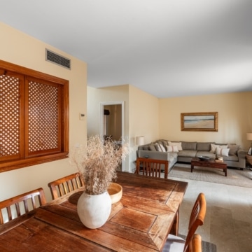 Charming townhouse in a serene gated community of Condes de Iza, Nueva Andalucia Picture 2