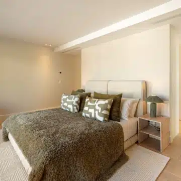 Enchanting villa with fascinating architecture nestled in Aloha, Nueva Andalucia Picture 20