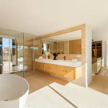 Enchanting villa with fascinating architecture nestled in Aloha, Nueva Andalucia Picture 15
