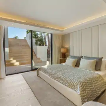 Enchanting villa with fascinating architecture nestled in Aloha, Nueva Andalucia Picture 36