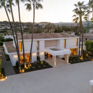 Enchanting villa with fascinating architecture nestled in Aloha, Nueva Andalucia Picture 43