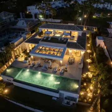 Enchanting villa with fascinating architecture nestled in Aloha, Nueva Andalucia Picture 46