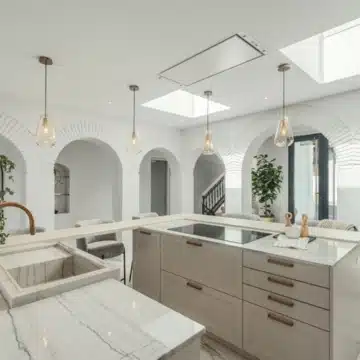 Contemporary villa in the prestigious gated community of Altos Reales, Marbella Golden Mile Picture 10