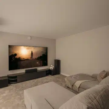 Contemporary villa in the prestigious gated community of Altos Reales, Marbella Golden Mile Picture 18