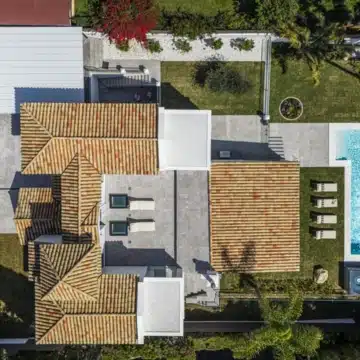 Contemporary villa in the prestigious gated community of Altos Reales, Marbella Golden Mile Picture 24