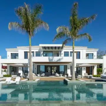 Luxurious 7-bedroom villa in the highly sought-after Monte Halcones, Benahavis Picture 4