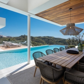 Contemporary villa with panoramic sea views in Lomas de La Quinta, Benahavis Picture 19