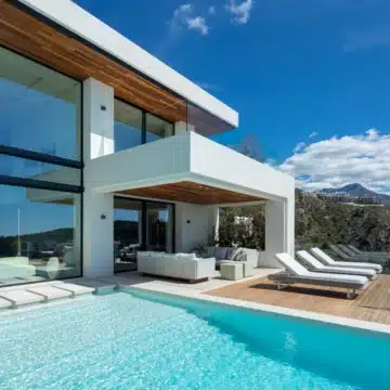 Contemporary villa with panoramic sea views in Lomas de La Quinta, Benahavis Picture 2