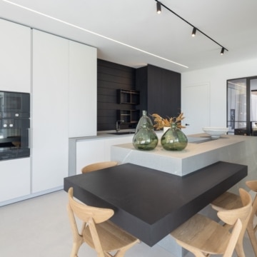Contemporary villa with panoramic sea views in Lomas de La Quinta, Benahavis Picture 22