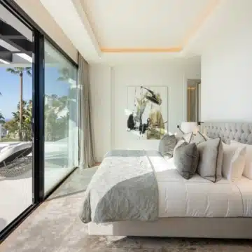 Luxurious 7-bedroom villa in the highly sought-after Monte Halcones, Benahavis Picture 3