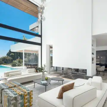Contemporary villa with panoramic sea views in Lomas de La Quinta, Benahavis Picture 3