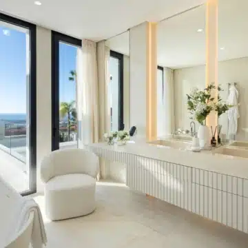 Luxurious 7-bedroom villa in the highly sought-after Monte Halcones, Benahavis Picture 24