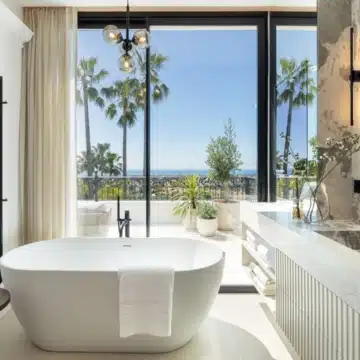 Refurbished villa offering spectacular views in the prestigious gated community of Los Arqueros, Benahavis Picture 1
