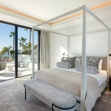 Luxurious 7-bedroom villa in the highly sought-after Monte Halcones, Benahavis Picture 28