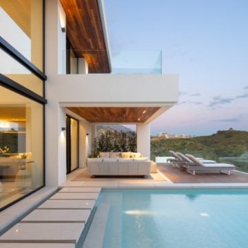 Contemporary villa with panoramic sea views in Lomas de La Quinta, Benahavis Picture 12