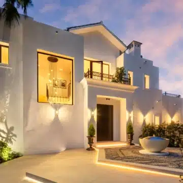 Refurbished villa offering spectacular views in the prestigious gated community of Los Arqueros, Benahavis Picture 38