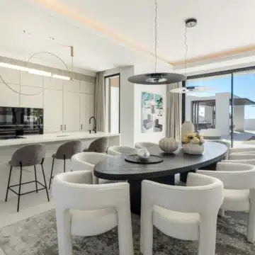 Luxurious 7-bedroom villa in the highly sought-after Monte Halcones, Benahavis Picture 6