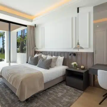 Luxurious 7-bedroom villa in the highly sought-after Monte Halcones, Benahavis Picture 2