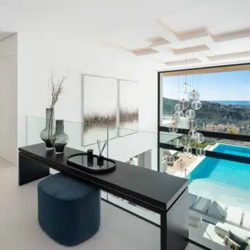 Contemporary villa with panoramic sea views in Lomas de La Quinta, Benahavis Picture 5