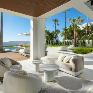 Luxurious 7-bedroom villa in the highly sought-after Monte Halcones, Benahavis Picture 8