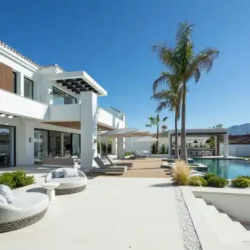 Luxurious 7-bedroom villa in the highly sought-after Monte Halcones, Benahavis Picture 10