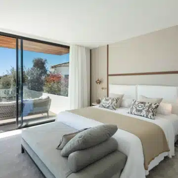 Contemporary villa with panoramic sea views in Lomas de La Quinta, Benahavis Picture 1