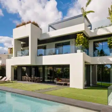 Exclusive 5-bedroom villa with panoramic sea and mountain views in Casablanca, Marbella Golden Mile Picture 15