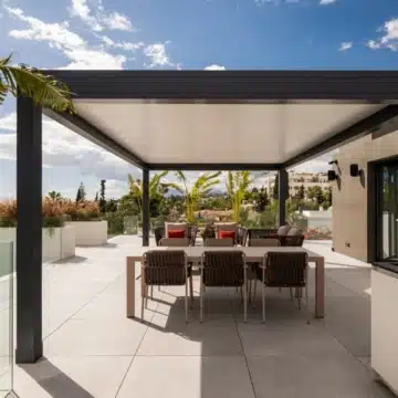 Exclusive 5-bedroom villa with panoramic sea and mountain views in Casablanca, Marbella Golden Mile Picture 2