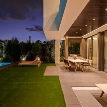Exclusive 5-bedroom villa with panoramic sea and mountain views in Casablanca, Marbella Golden Mile Picture 4