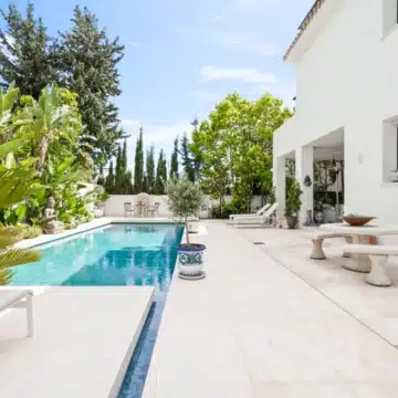 Magnificent 5-bedroom villa in the prestigious Cortijo Blanco, San Pedro de Alcantara Picture 8