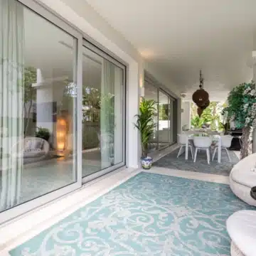 Magnificent 5-bedroom villa in the prestigious Cortijo Blanco, San Pedro de Alcantara Picture 10