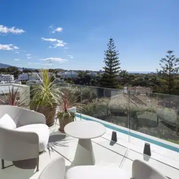 Brand new luxury villa in an exclusive gated community of La Quinta, Benahavis Picture 21