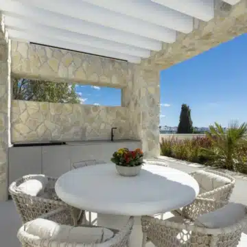 Brand new luxury villa in an exclusive gated community of La Quinta, Benahavis Picture 23