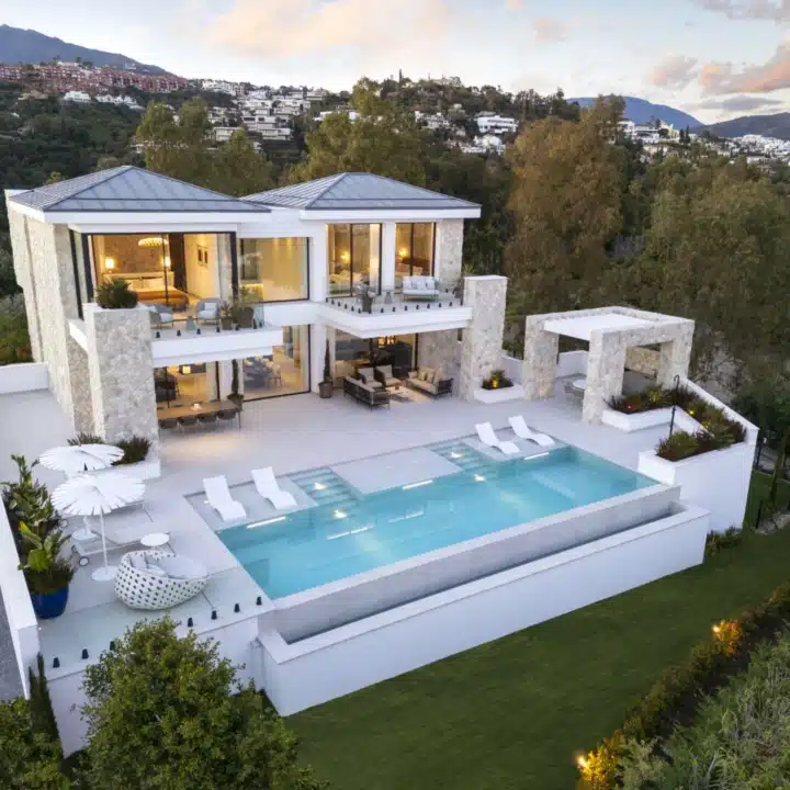 Brand new luxury villa in an exclusive gated community of La Quinta, Benahavis Picture