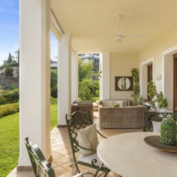 Luxurious villa showcasing breathtaking panoramic views nestled in Los Flamingos, Benahavis Picture 5