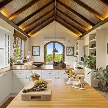 Luxurious villa showcasing breathtaking panoramic views nestled in Los Flamingos, Benahavis Picture 0