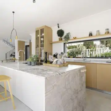 South-west facing 5-bedrooms villa with golf views in Nueva Andalucia, Marbella Picture 13