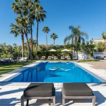 Luxury Andalusian-style villa in the prestigious neighbourhood of Nueva Andalucia Picture 40