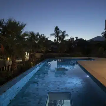 Fantastic villa with 7-bedrooms and stunning mountain views in Parcelas del Golf, Nueva Andalucia Picture 20
