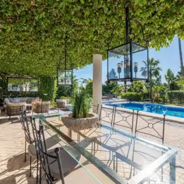Luxury Andalusian-style villa in the prestigious neighbourhood of Nueva Andalucia Picture 41