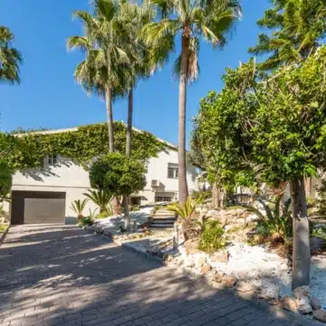 Luxury Andalusian-style villa in the prestigious neighbourhood of Nueva Andalucia Picture 43