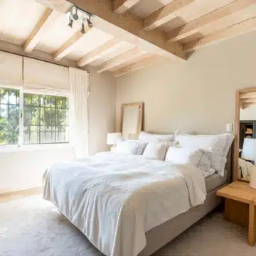 Luxury Andalusian-style villa in the prestigious neighbourhood of Nueva Andalucia Picture 1