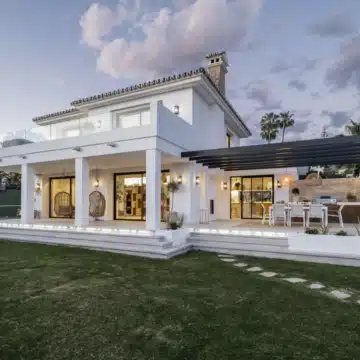 South-west facing 5-bedrooms villa with golf views in Nueva Andalucia, Marbella Picture 22