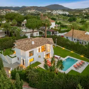 Stunning mediterranean villa located in the heart of Nueva Andalucía, Marbella Picture 1
