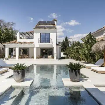 Modern Andalusian design 6-bedrooms villa in Nueva Andalucia, Marbella Picture 23
