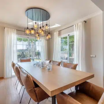 Luxury Andalusian-style villa in the prestigious neighbourhood of Nueva Andalucia Picture 6