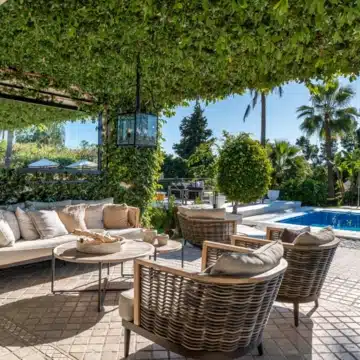 Luxury Andalusian-style villa in the prestigious neighbourhood of Nueva Andalucia Picture 0