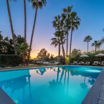 Luxury Andalusian-style villa in the prestigious neighbourhood of Nueva Andalucia Picture 46